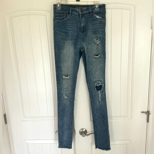 35 inseam size 28/6 jeans for us tall queens. Super high rise.